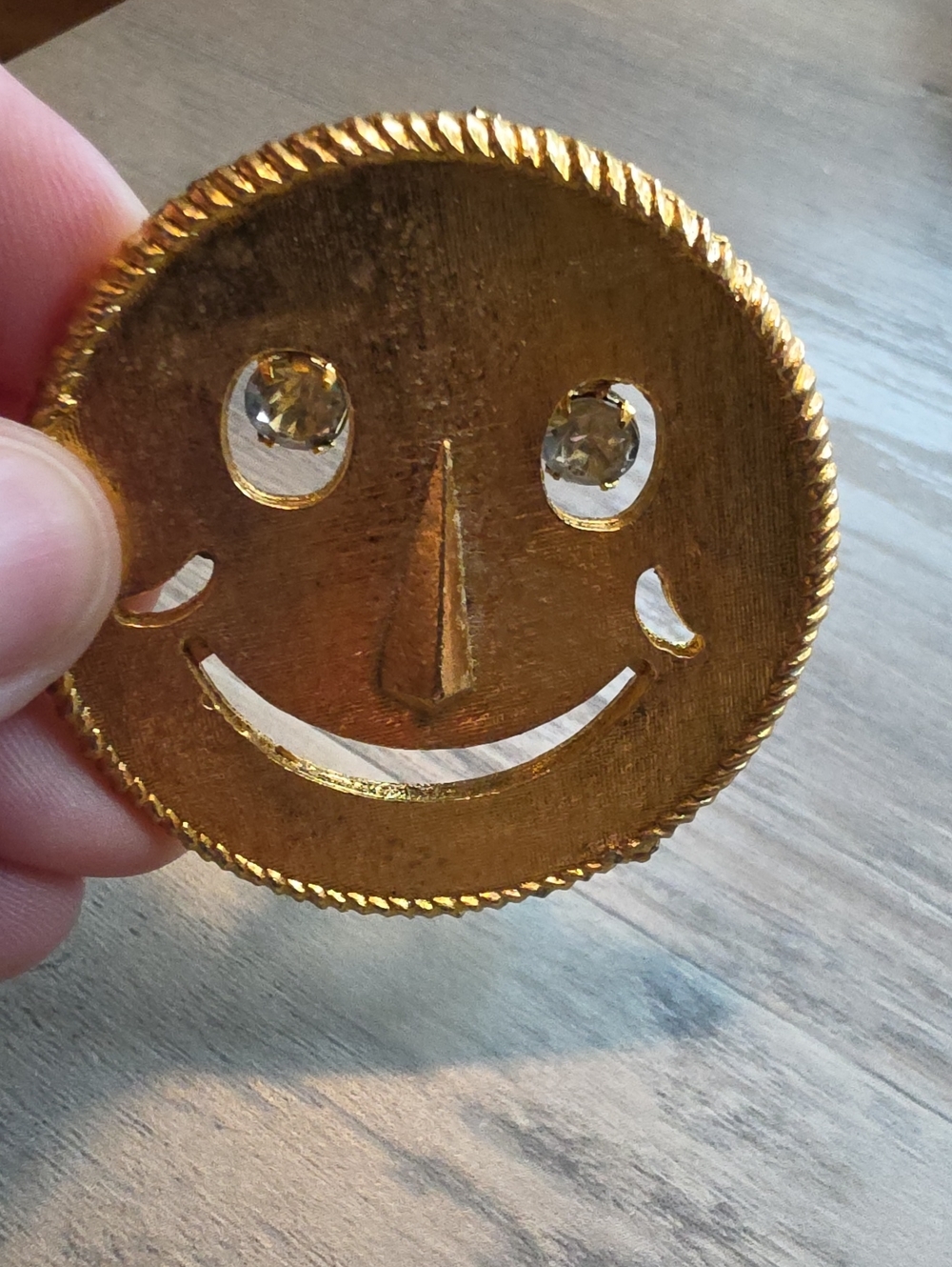 Shiny Gold Smiley Brooch/pendant With Clear Dangle Crystal Eyes